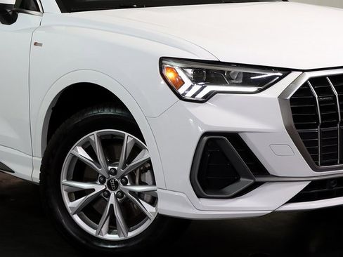 Used 2025 Audi Q3 2.0T Premium image 8