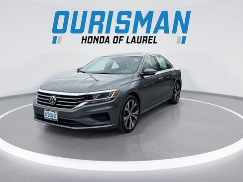 Used 2021 Volkswagen Passat 2.0T SE image 4