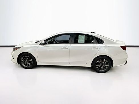 Used 2023 Kia Forte LXS w/ LXS Technology Package FWD image 4