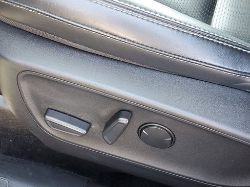 Certified 2025 Ford Escape Platinum image 10