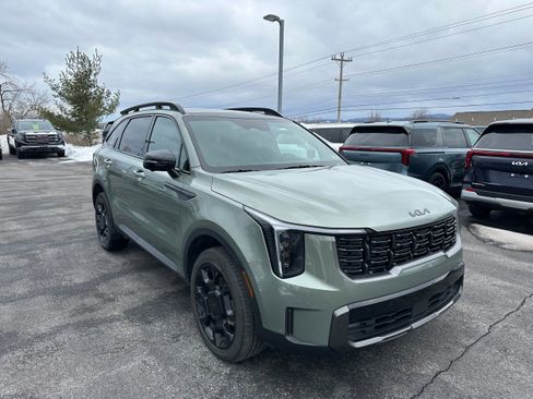 Used 2025 Kia Sorento SX Prestige w/ Sage Leather Package image 3
