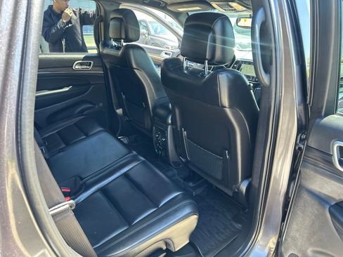 Used 2021 Jeep Grand Cherokee Limited AWD/4WD image 31