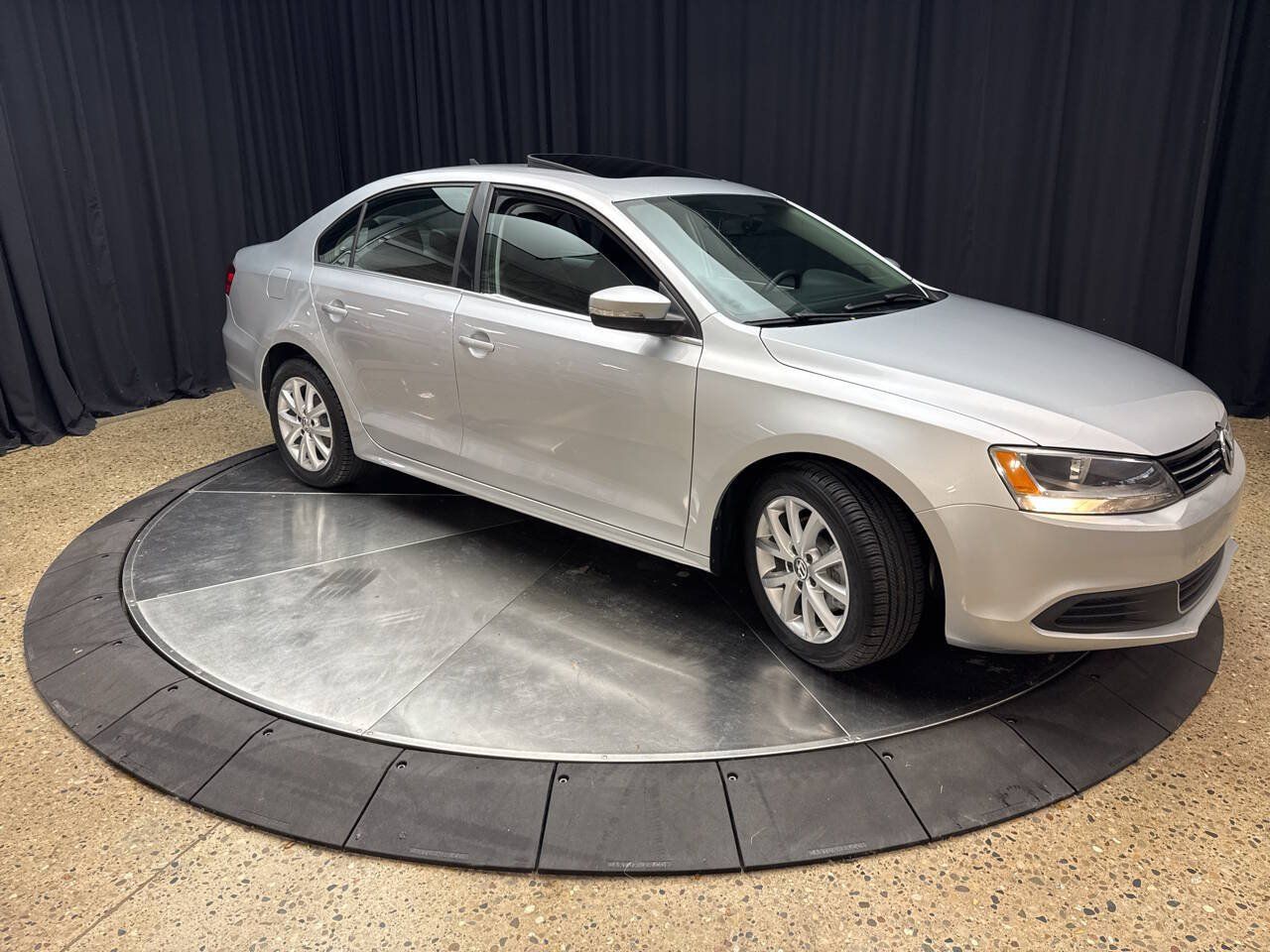 Used 2013 Volkswagen Jetta SE FWD image 8