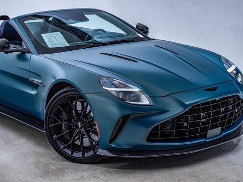 Used 2026 Aston Martin V8 Vantage Roadster image 4