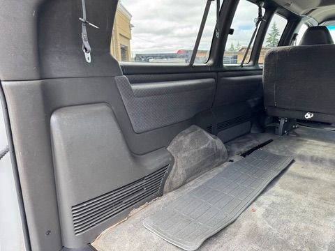 Used 2001 Chevrolet Express 3500 Passenger w/ LS Preferred Equipment Group RWD image 15