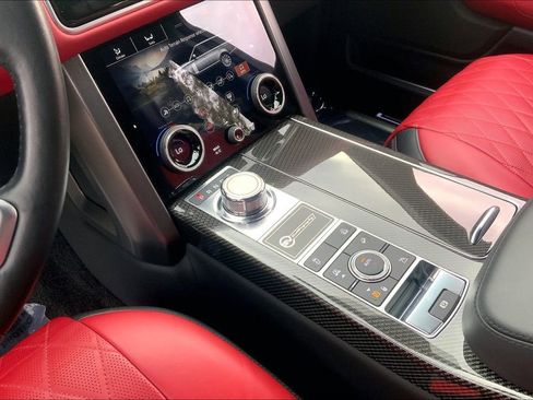 Used 2021 Land Rover Range Rover SV Autobiography Dynamic image 16