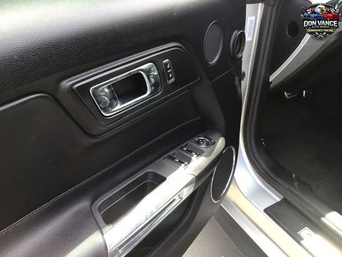 Used 2016 Ford Mustang Premium RWD image 11