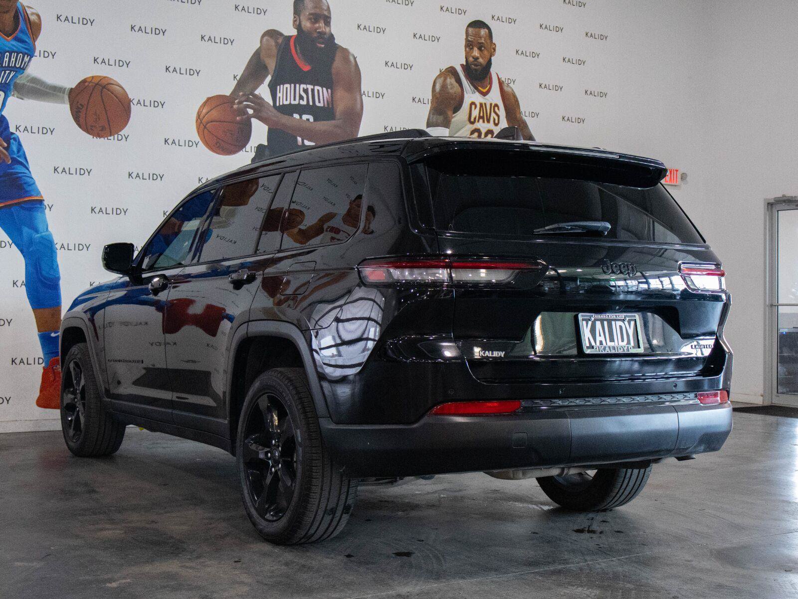 Used 2024 Jeep Grand Cherokee L Limited w/ Black Appearance Package RWD image 22