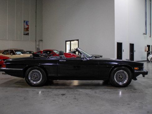 Used 1989 Jaguar XJS V12 Convertible image 7
