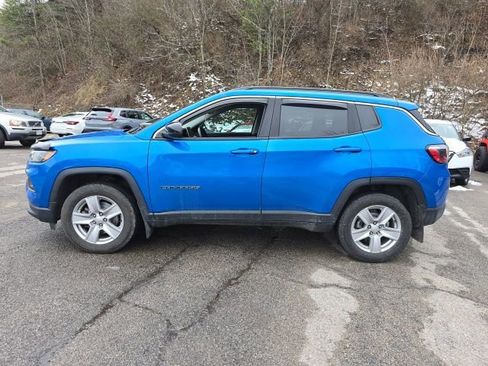 Used 2022 Jeep Compass Latitude image 2