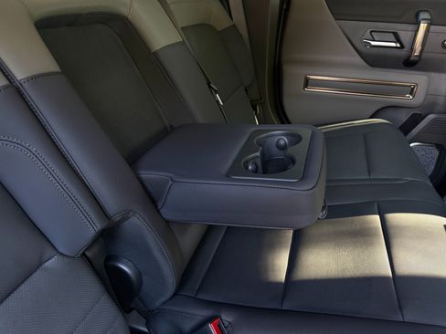 Used 2025 GMC Hummer EV 2X w/ Extreme Off-Road Package image 22