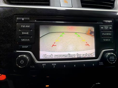 Used 2017 Nissan Sentra SR w/ SR Midnight Edition image 10