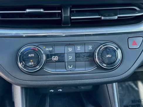 Used 2024 Buick Envista Preferred w/ Convenience II Package FWD image 33