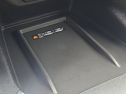 Used 2023 Chevrolet Traverse LT image 26