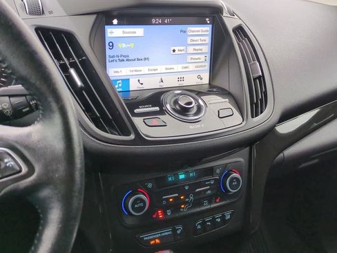 Used 2019 Ford Escape Titanium image 28