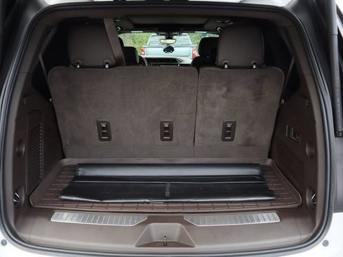 Certified 2021 GMC Yukon Denali w/ Denali Premium Package RWD image 30