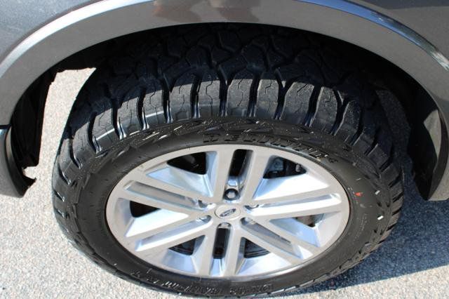 Used 2017 Ford F150 Platinum w/ Equipment Group 701A Luxury AWD/4WD image 15