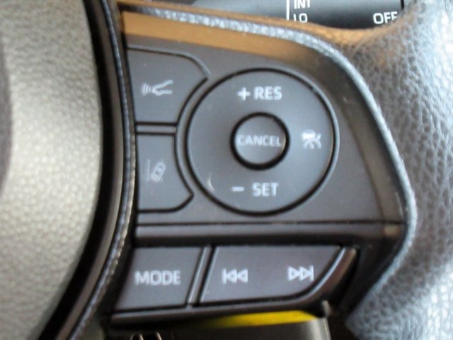 Used 2021 Toyota RAV4 LE FWD image 20