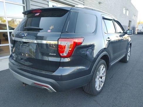 Used 2017 Ford Explorer Limited image 3