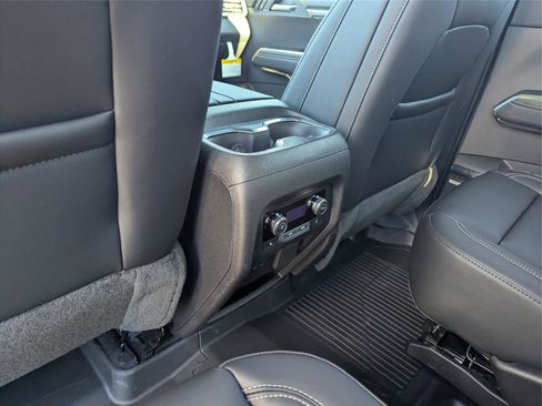 New 2026 GMC Acadia Elevation image 24