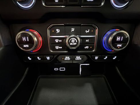 Certified 2021 GMC Yukon XL SLT image 19