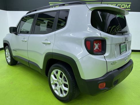Used 2018 Jeep Renegade Latitude image 7