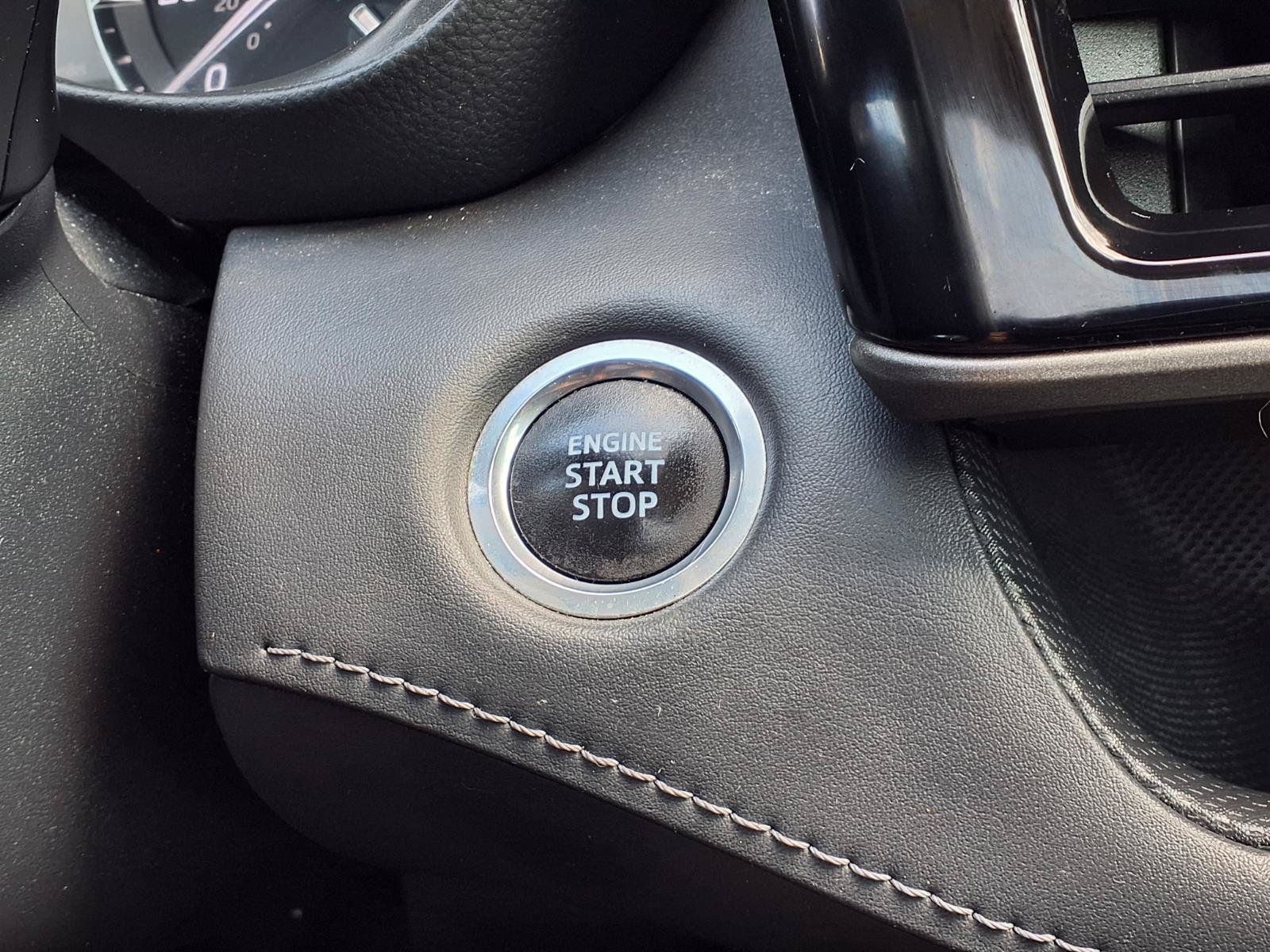 Used 2021 Toyota Highlander XLE FWD image 13