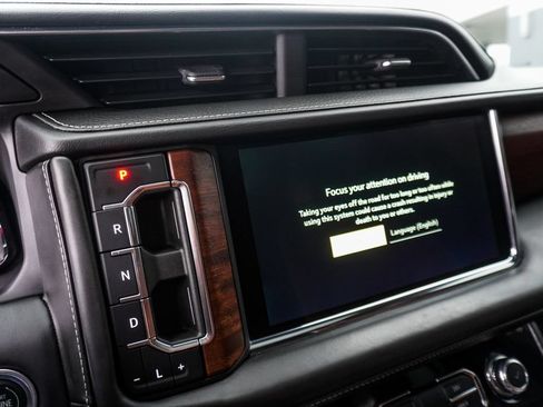 Used 2023 GMC Yukon Denali Ultimate AWD/4WD image 22