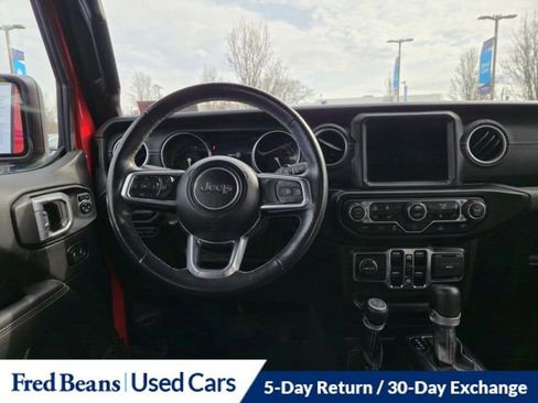 Used 2022 Jeep Wrangler Unlimited Sahara w/ Cold Weather Group AWD/4WD image 24