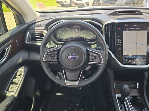 Used 2023 Subaru Ascent Touring AWD/4WD image 9