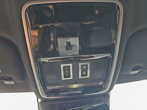 Certified 2025 Land Rover Range Rover Velar S AWD/4WD image 29