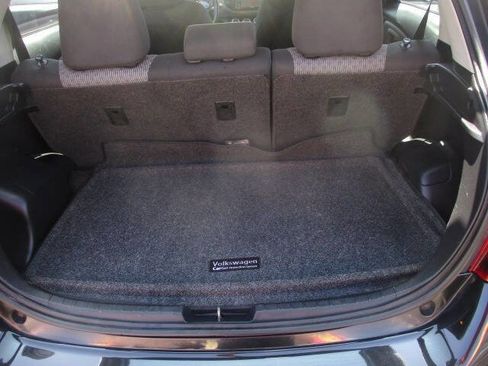 Used 2015 Toyota Yaris L image 7