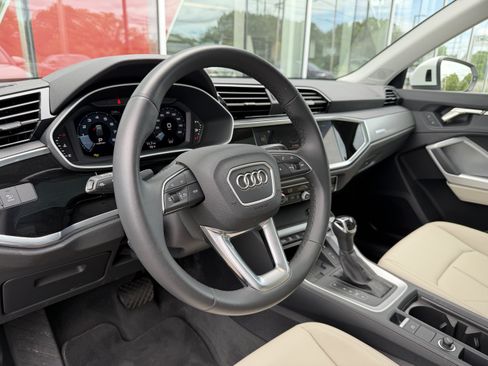 Certified 2025 Audi Q3 2.0T Premium w/ Convenience Package AWD/4WD image 4
