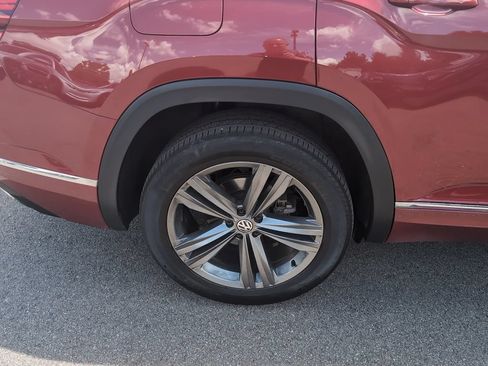Used 2019 Volkswagen Atlas SEL R-Line AWD/4WD image 4