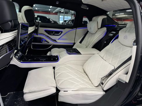 Used 2023 Mercedes-Benz Maybach S 680 4MATIC w/ Manufaktur Leather Package image 42