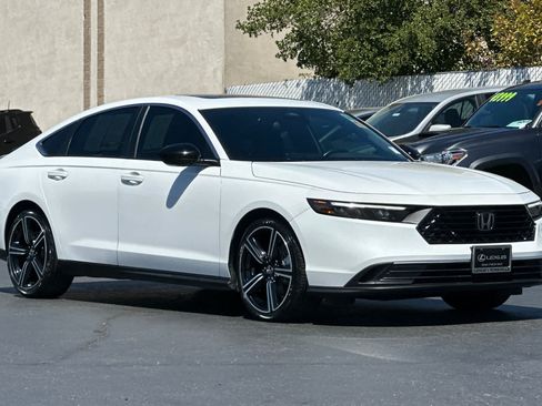 Used 2025 Honda Accord Sport image 5