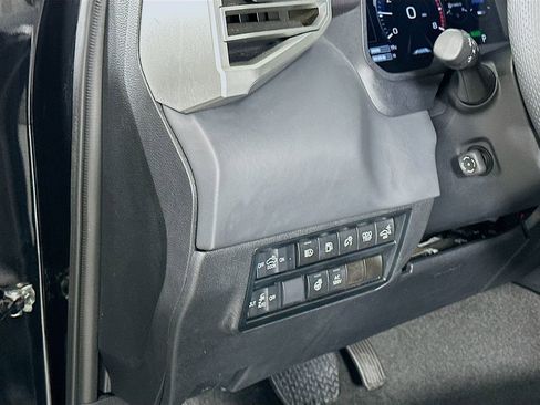 Used 2023 Toyota Tundra Platinum image 10