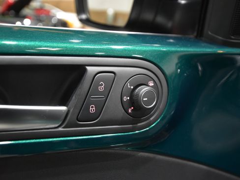 Used 2018 Volkswagen Beetle 2.0T image 19