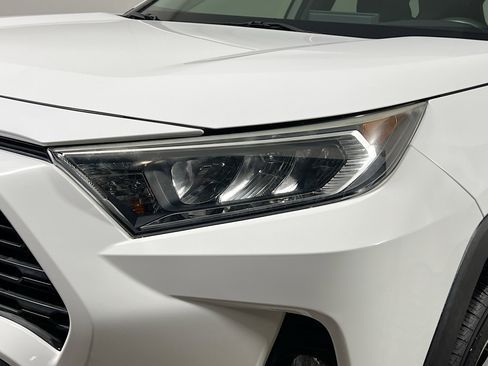 Used 2020 Toyota RAV4 XLE image 12
