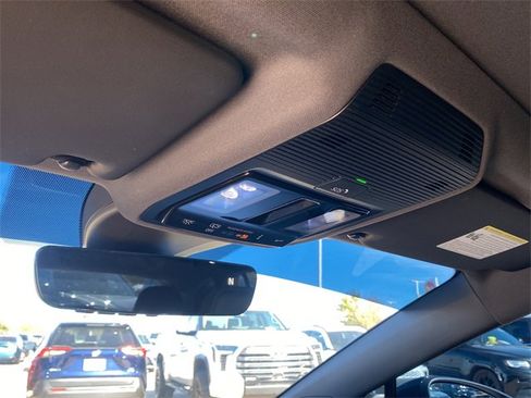 Used 2023 Volkswagen ID.4 Pro S image 31