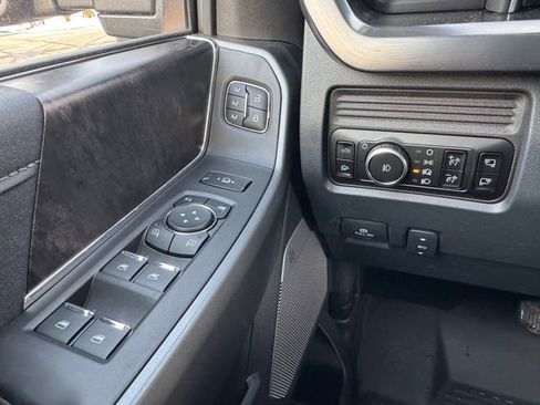 New 2026 Ford F250 Lariat w/ Black Appearance Package image 27