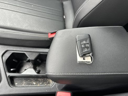 Certified 2024 Volkswagen Tiguan SE AWD/4WD image 7