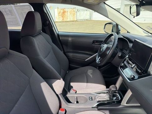 Used 2023 Toyota Corolla Cross LE FWD image 17