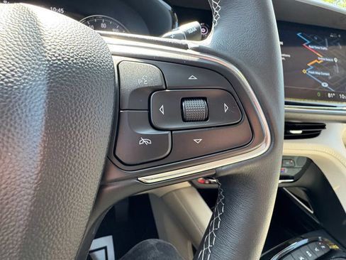 Used 2023 Buick Envision Avenir AWD/4WD image 32
