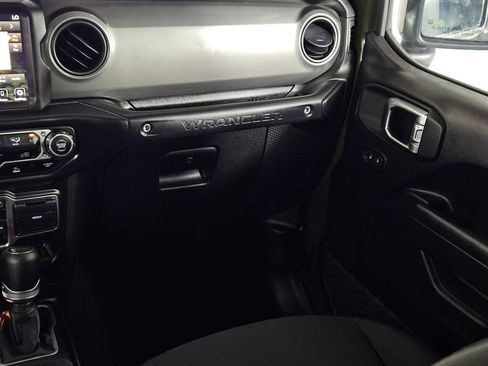 Used 2023 Jeep Wrangler Unlimited w/ 8.4" Radio Group image 10