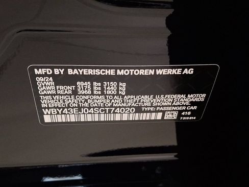 Used 2025 BMW i7 xDrive60 w/ M Sport Package RWD image 22