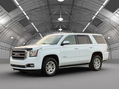 Used 2017 GMC Yukon SLT AWD/4WD image 3