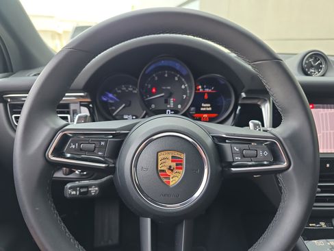 Used 2026 Porsche Macan AWD/4WD image 20