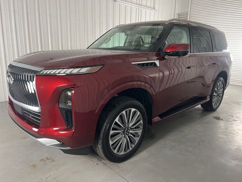 Certified 2025 INFINITI QX80 Sensory image 3