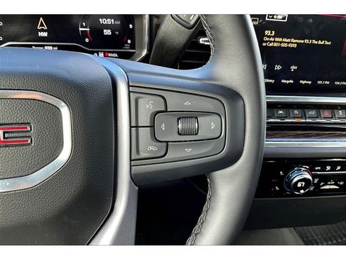 Used 2024 GMC Sierra 1500 Elevation image 12